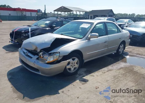 1998 Honda Accord Ex V6 z USA, uszkodzony, nr VIN 1HGCG1656WA024972